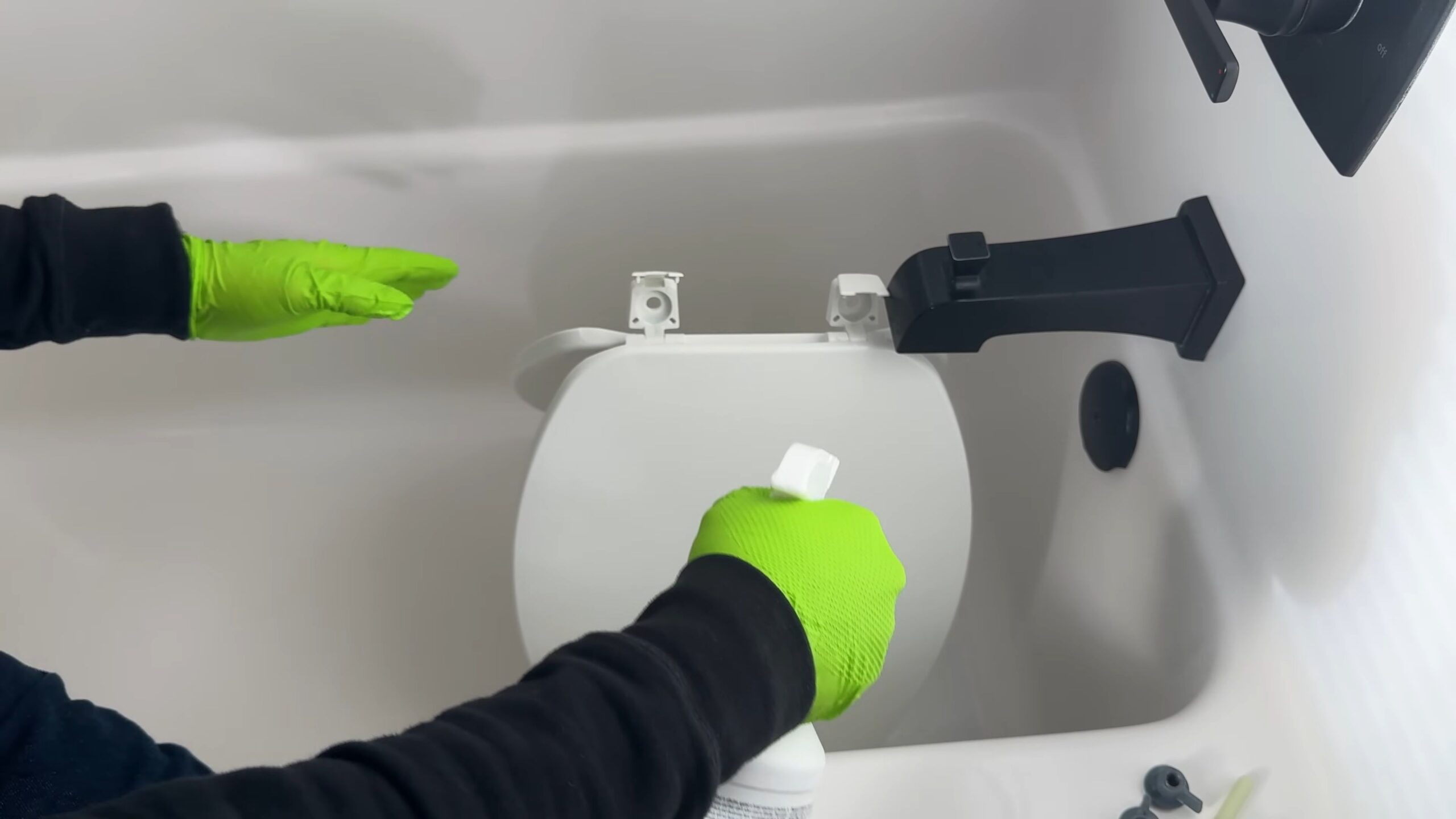 Bathroom cleaning hacks