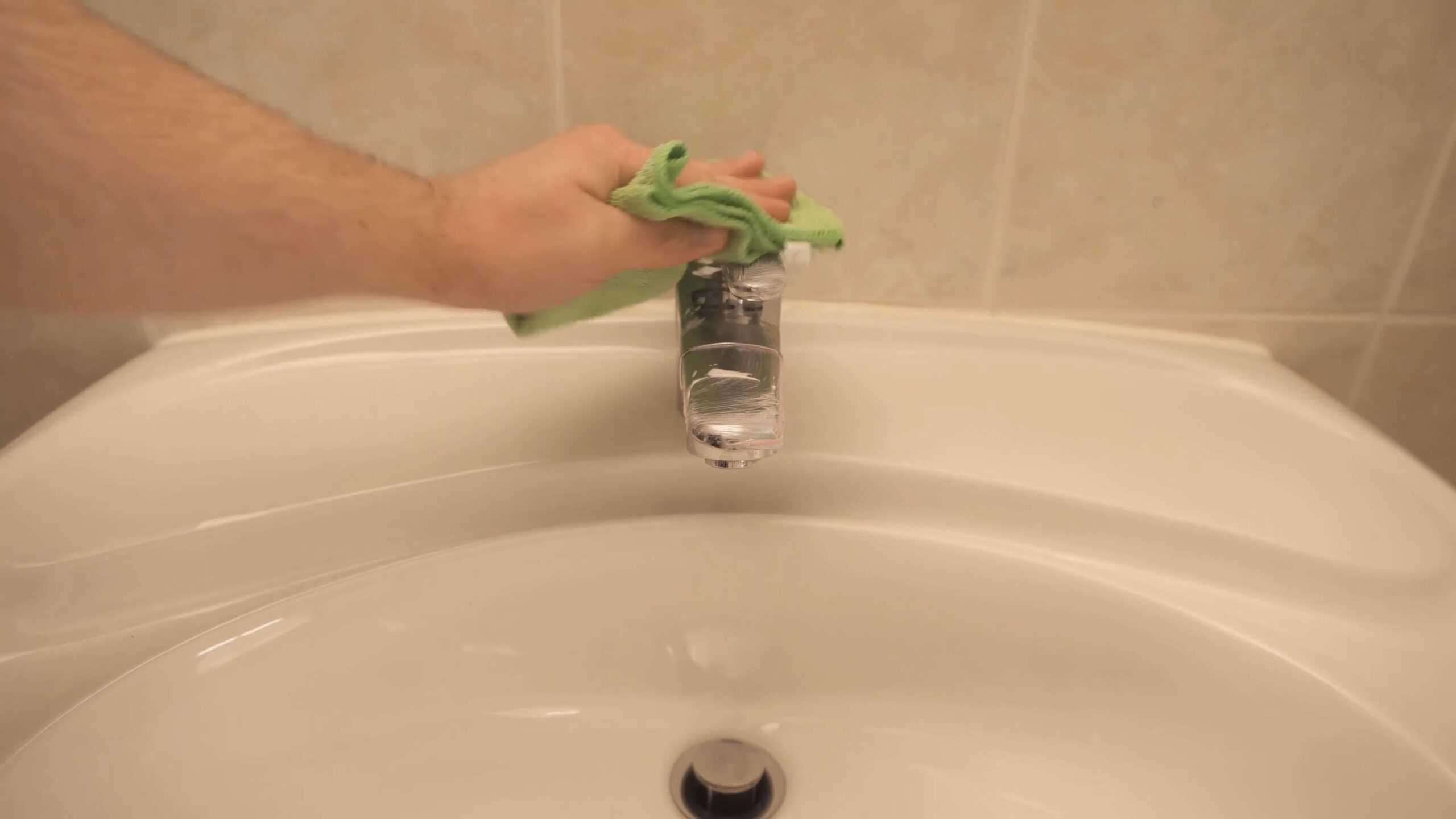 Toothpaste Chrome Cleaning Hack