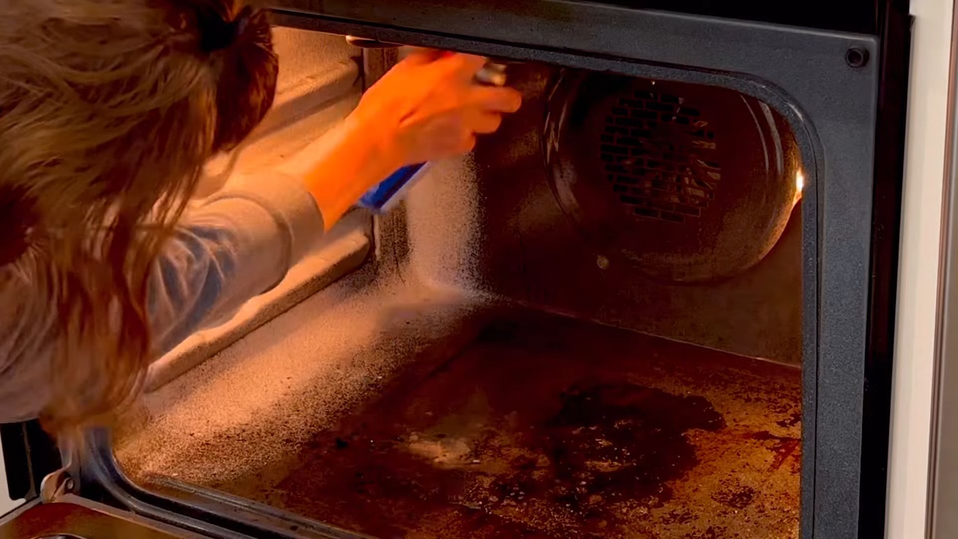 Clean dirty oven easily